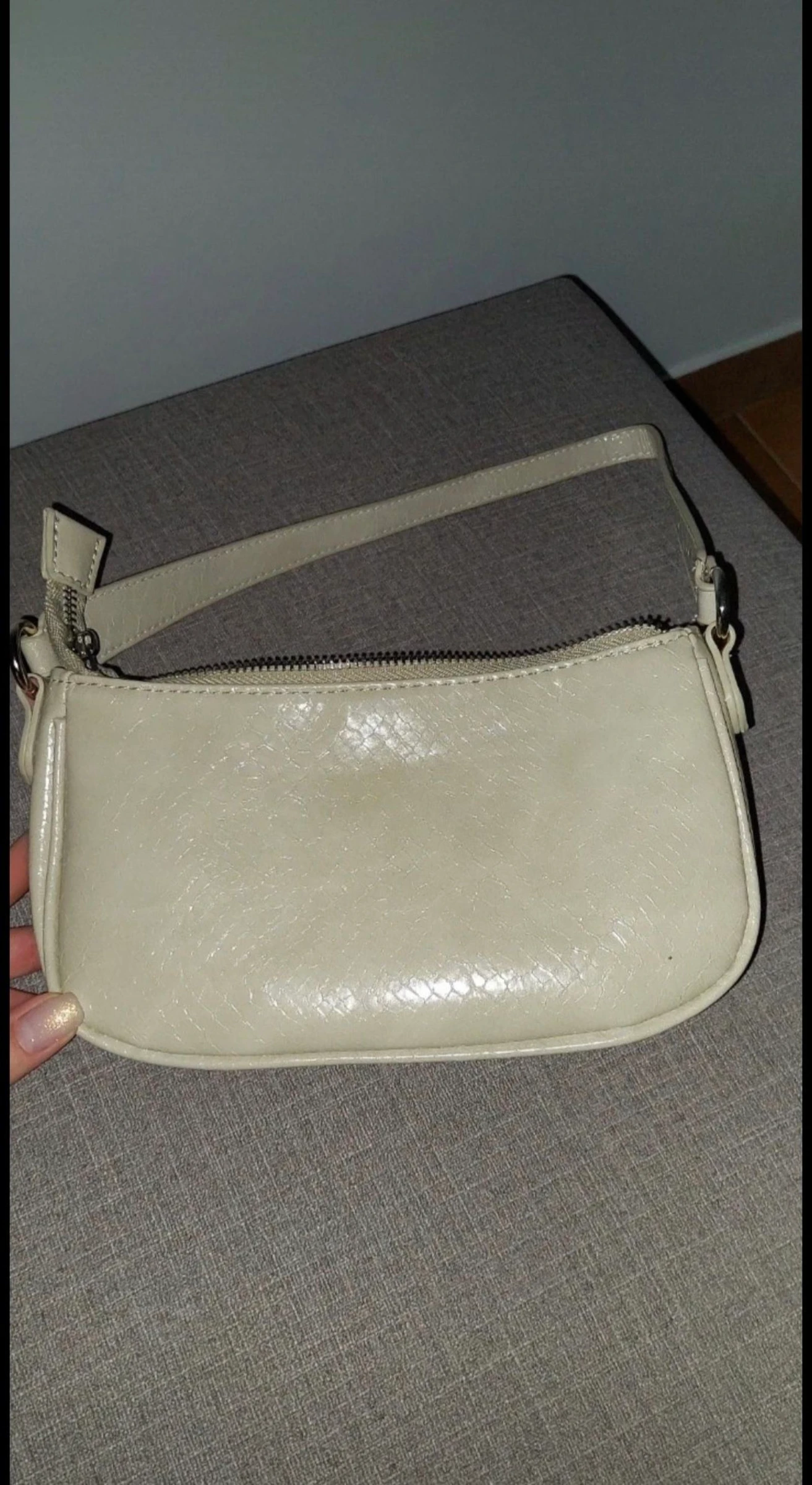 Carteira creme Bershka 